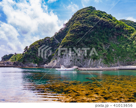 南伊豆・中木漁港とヒリゾ浜への渡船風景 41013656