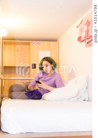 インバウンドツーリスト カプセルホテル 　capsule hotel japan 41014798