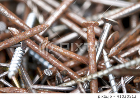 たくさんの釘 41020512