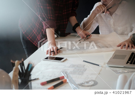 architecture engineer discussion on blueprint. architecture engineer discussion on blueprint. 41021967