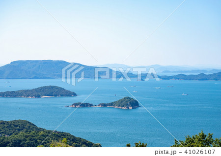 瀬戸内の風景 春 (高松市庵治町稲毛島、兜島、豊島) 瀬戸内の風景 春 (高松市庵治町稲毛島、兜島、豊島) 41026107