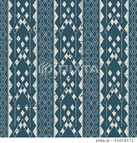Worn out antique pattern seamless background 41028571
