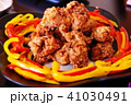 盛り付けられた唐揚げ 41030491