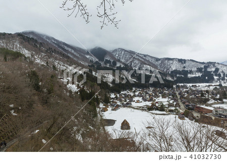 岐阜 萩町城跡からの白川郷の風景 岐阜 萩町城跡からの白川郷の風景 41032730