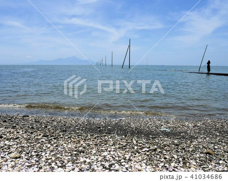 熊本県宇土市 住吉海岸公園から眺める海床路　 41034686