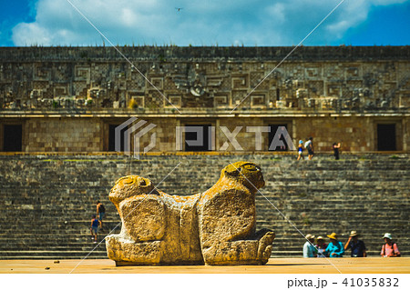 メキシコの名所　ウシュマル遺跡 41035832