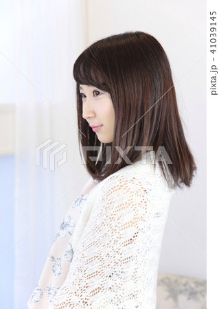 若い女性　ヘアスタイル 41039145