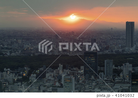 東京　夕暮れ　夕日　黄昏 41041032