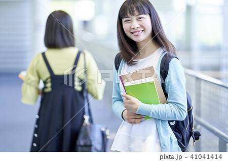 大学　女子大生　キャンパス 41041414