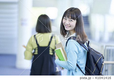 大学　女子大生　キャンパス 41041416