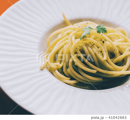 Pasta With Parsley 41042663