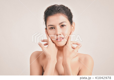 The concept of healthy beautiful woman. Beautiful women keep hea 41042978