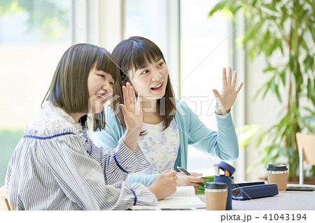 大学　女子大生　キャンパス 41043194