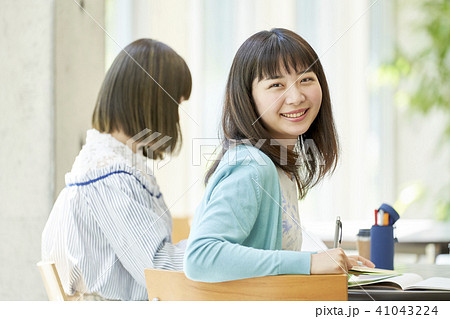 大学 女子大生 キャンパス 大学 女子大生 キャンパス 41043224