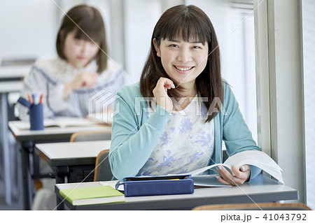 大学 女子大生 キャンパス 大学 女子大生 キャンパス 41043792