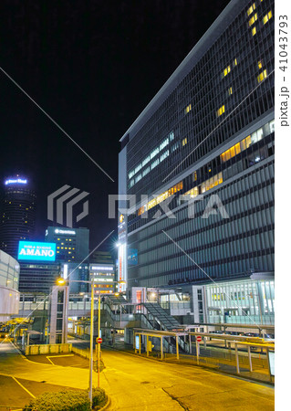 夜の新横浜駅前の風景 夜の新横浜駅前の風景 41043793