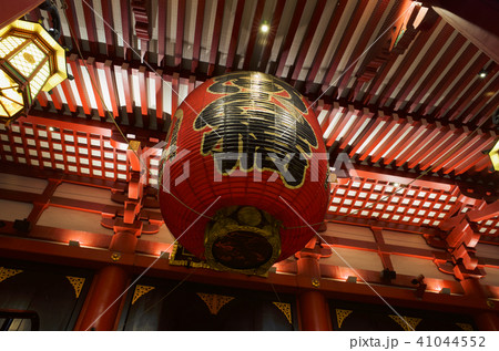 深夜の浅草寺本殿 41044552