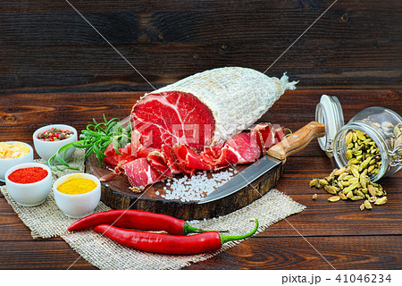 Sliced cured coppa with spices  41046234
