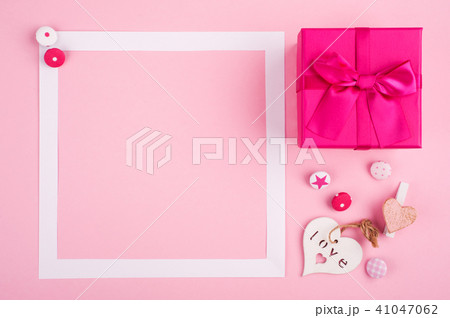 Empty white frame and diy decor Empty white frame and diy decor 41047062