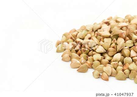 蕎麦の実:buckwheat groats 41047937