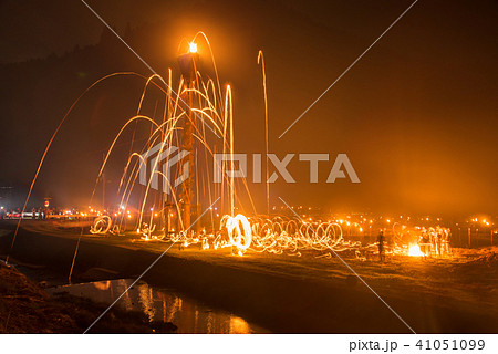 京都　広河原松上げ　松明投げ 41051099