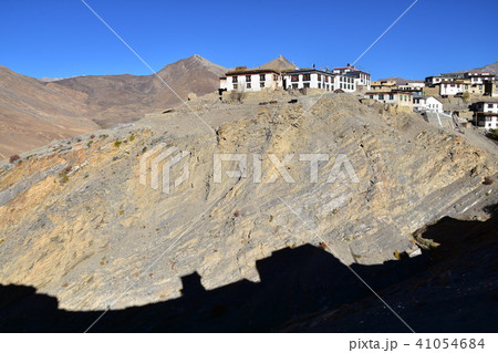インドのヒマラヤ山岳地帯 スピティ谷のキッバル村 白壁の家々 インドのヒマラヤ山岳地帯 スピティ谷のキッバル村 白壁の家々 41054684