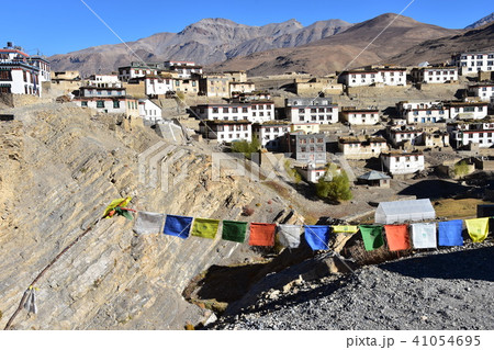インドのヒマラヤ山岳地帯 スピティ谷のキッバル村 白壁の家々 インドのヒマラヤ山岳地帯 スピティ谷のキッバル村 白壁の家々 41054695