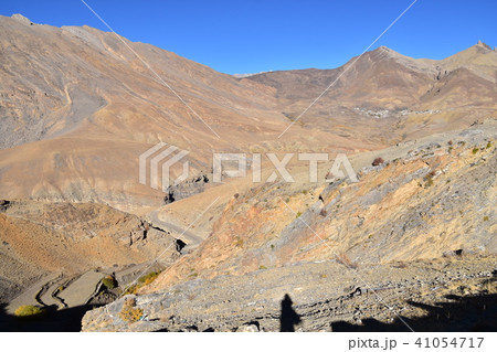 インドのヒマラヤ山岳地帯 スピティ谷の絶景 美しい山と村 インドのヒマラヤ山岳地帯 スピティ谷の絶景 美しい山と村 41054717