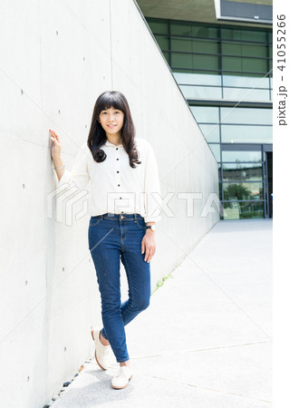 女性 メス 女の人 41055266