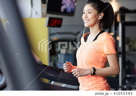女性 ジム ランニング 女性 ジム ランニング 41055593