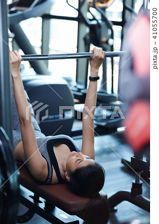 女性　フィットネスジム 41055700