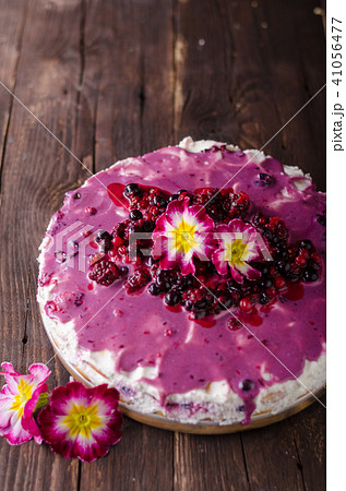 Cheesecake with white chocolate 41056477
