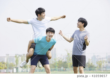 10代 男 男性 41059657