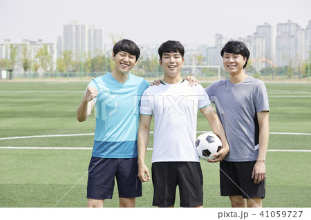 10代 男 男性 41059727