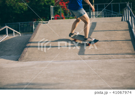 skateboarder skateboarding on skatepark skateboarder skateboarding on skatepark 41067974
