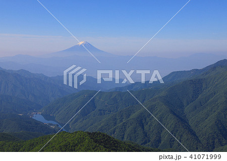 奥秩父主脈から望む富士山 甲武信ヶ岳~雁坂峠 奥秩父主脈から望む富士山 甲武信ヶ岳~雁坂峠 41071999