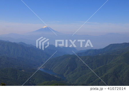 奥秩父主脈から望む富士山　甲武信ヶ岳～雁坂峠 41072014