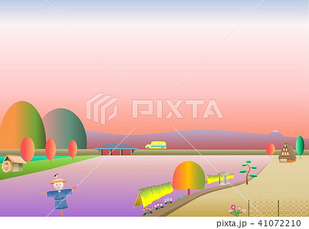 秋の田舎と夕焼けと田んぼ 41072210