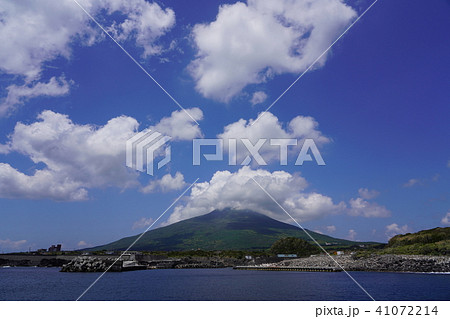 八丈島　島　自然　屋外　離島　伊豆諸島　風景　リゾート　田舎　少子化　観光　旅行　八重根港　八丈富士 41072214