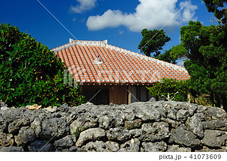 沖縄県八重山郡　竹富島　琉球家屋 41073609
