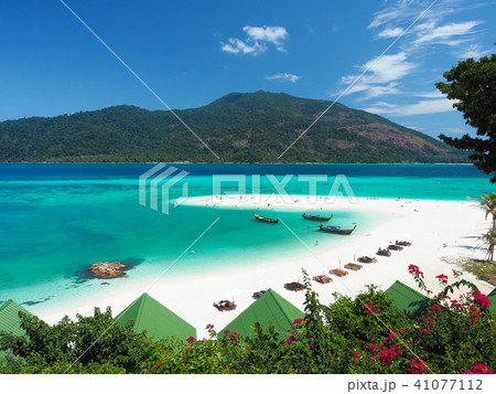タイ・リペ島サンセットビーチ / Sunset Beach, Koh Lipe, Thailand タイ・リペ島サンセットビーチ / Sunset Beach, Koh Lipe, Thailand 41077112