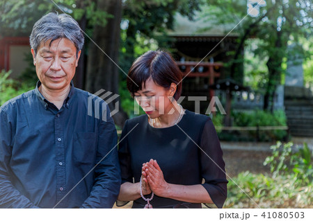冠婚葬祭 夫婦編 お互いの思いやりを感じていただければ嬉しいです 冠婚葬祭 夫婦編 お互いの思いやりを感じていただければ嬉しいです 41080503