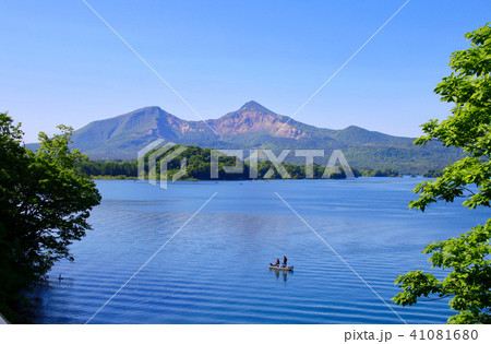 初夏の桧原湖と磐梯山（福島県・裏磐梯） 41081680