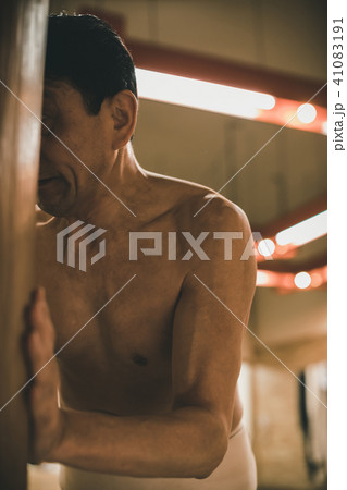 Sumo wrestling 41083191