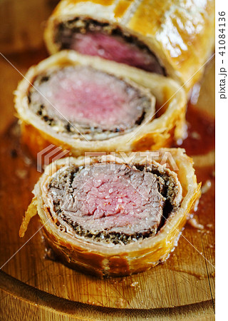 Beef Wellington 41084136