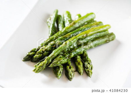 roasted asparagus 41084230
