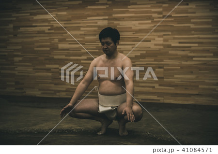 Sumo wrestling Sumo wrestling 41084571