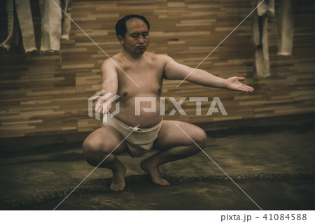 Sumo wrestling Sumo wrestling 41084588