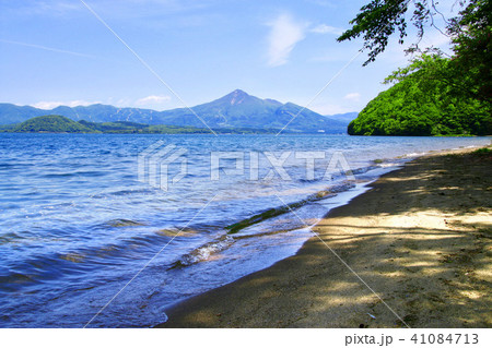 猪苗代湖と磐梯山 福島県 会津若松市 の写真素材