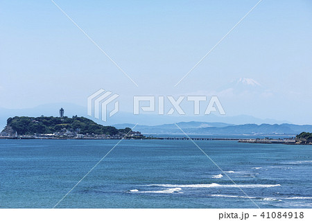 初夏の江の島 青空の湘南海岸 初夏の江の島 青空の湘南海岸 41084918